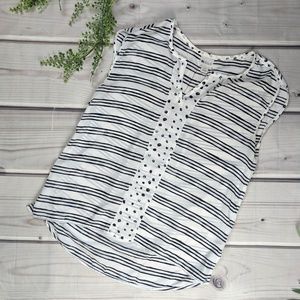 3/$15 Stylus | Black & White Blouse